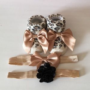 Newborn Socks and Bows